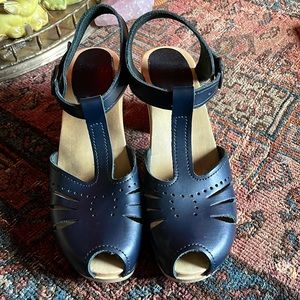 Sven clog wooden heels